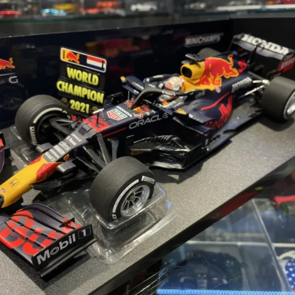 Minichamps 110212333 1:18 Red Bull Racing Honda RB16B-Max Verstappen-Winner Abu Dhabi GP W/Pitboard-WC 2021 Collectible Miniature Car, Multicoloured