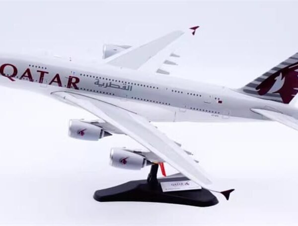 For JC Wings for Qatar Airways for Airbus A380-800 A7-APG 1:200 Aircraft Model