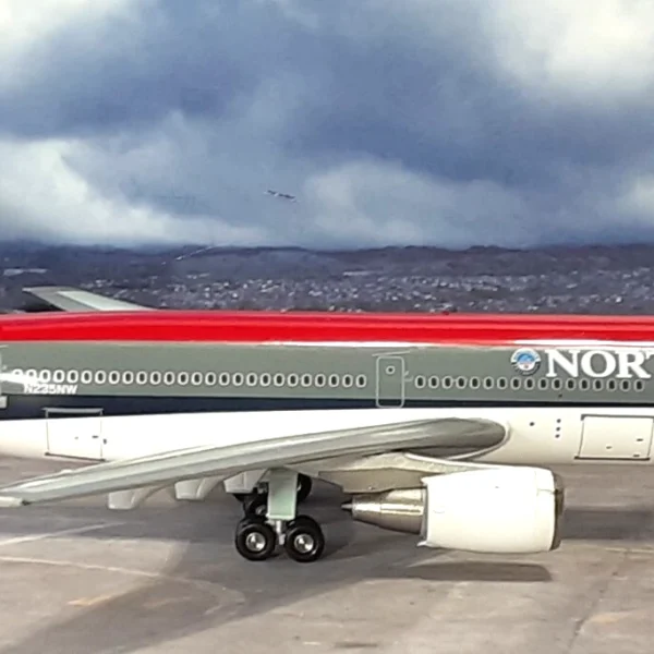 InFlight 200 Northwest Airlines Douglas DC-10-30 1:200 EXTREMELY RARE