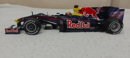 F1 Red Bull RB5 Mark Webber 2009 Minichamps 1:18